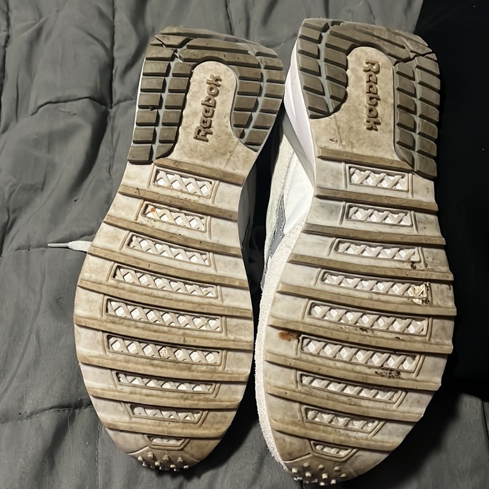 Womens Reeboks - Picture 4 of 7